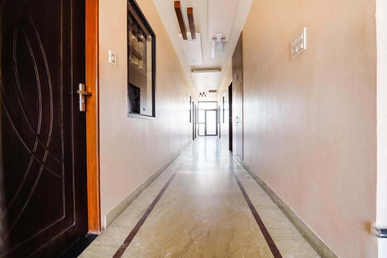 Capital O70964 Hotel D Mercy Nagpur Exteriör bild