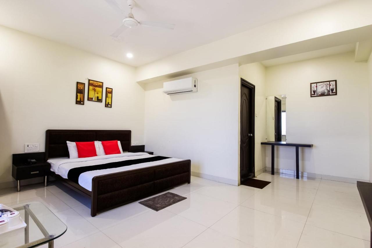 Capital O70964 Hotel D Mercy Nagpur Exteriör bild